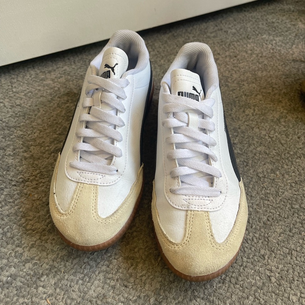 Puma White and Beige Sneakers